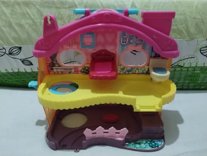 Brinquedo Casa Mansão Hamster, Falta os acessórios. Item como está nas fotos.