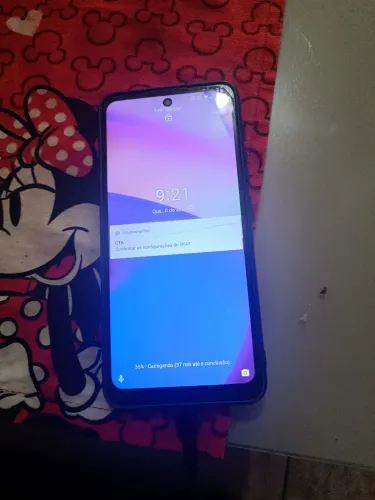 Vendo celular motoe 40 meu oso estou vendendo estou presizando