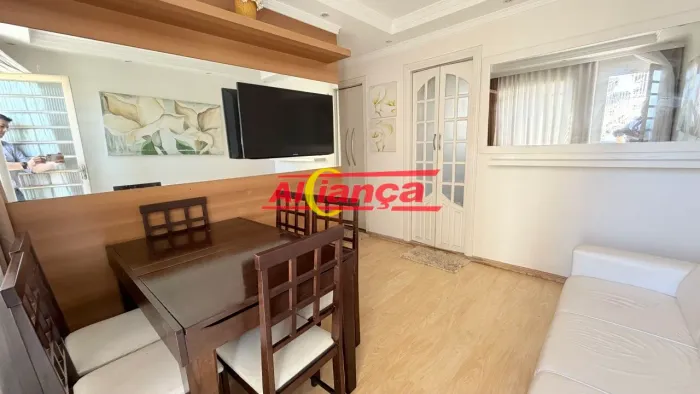 Casa em Condomínio Fechado - Totalmente Mobiliada!