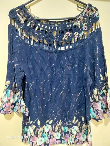 Camisa social floral azul marinho