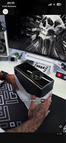 Projetor 4 K lacrado na caixa 