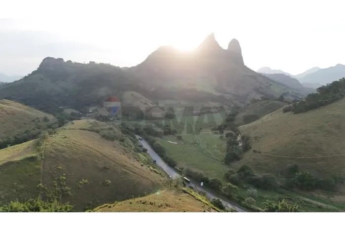 Terreno com mais de 30.000 m² de área. Proximo a praça de pedágio de Itapemirim