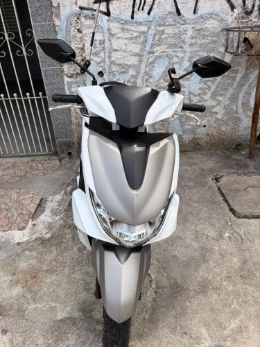 Yamaha Fluo 125 ABS ? 2023/2024 | Branca | 19.000 km