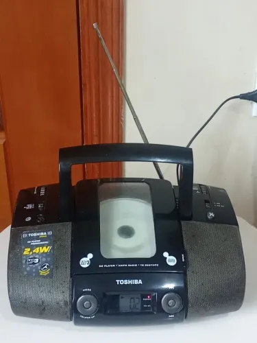rádio toca cd Toshiba tr8267mp3 funcionamento ok