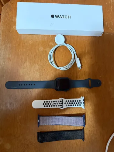 Apple Watch SE 2° gen 44mm Preto + pulseiras de brinde e pelicula aplicada 