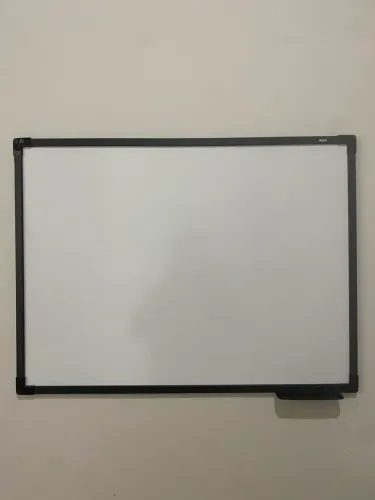 Quadro branco com base para pincel