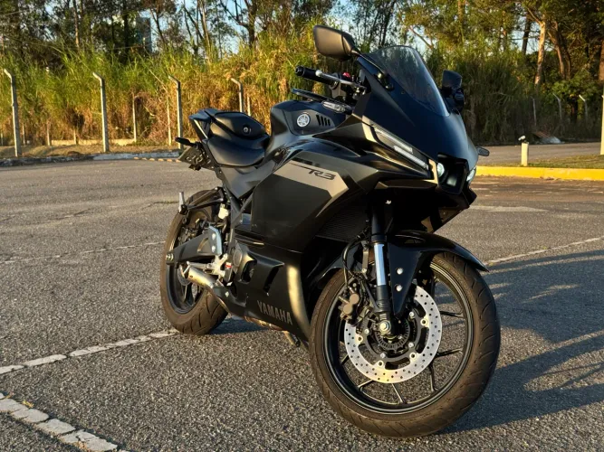 Yamaha YFZ R3 Connected