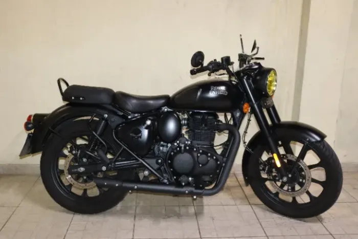ROYAL ENFIELD CLASSIC 350 STEALTH BLACK