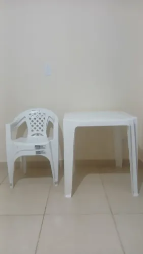CADEIRA E MESAS DE PLÁSTICO TRAMONTINA