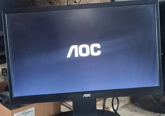 Monitor de 19 polegadas funcionando perfeitamente