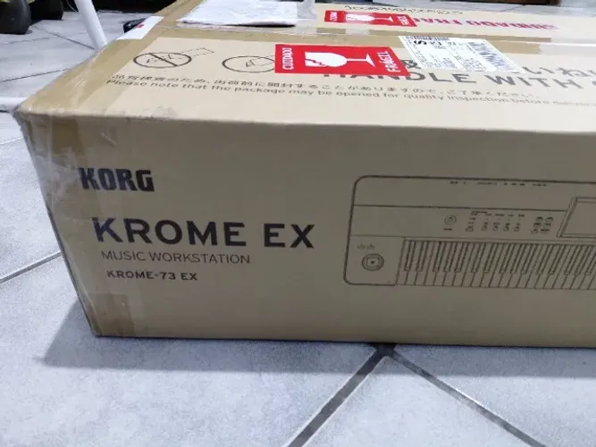 Vendo sintetizador Korg Krome-73 EX