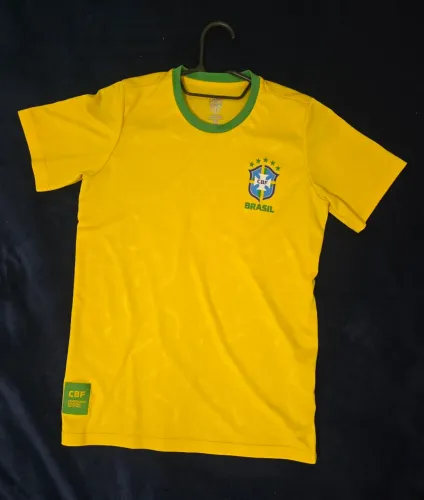 Camisa Brasil Infantil Tamanho 12 - Excelente estado