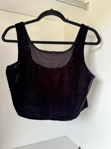 blusa cropped youcom veludo 