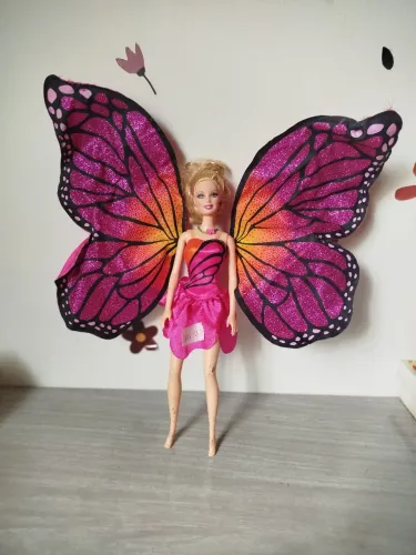 Barbie com asas