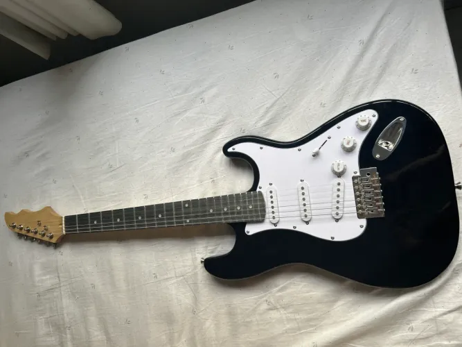 Vendo guitarra semi nova, 1 semana de uso