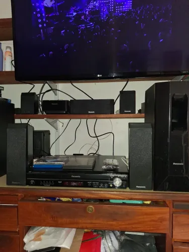Home theater Panasonic SA-PT 750 COM 5DISCOS 5.1 cem por cento funcionando. 5cxs.e 1 sub.