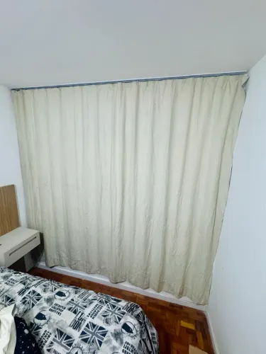 Cortina black out para trilho suíço veda total 