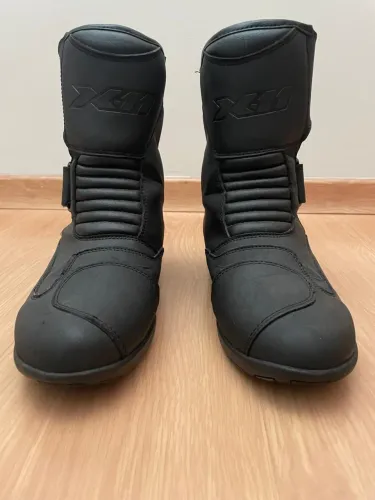 BOTA X11 MODELO CRUISER TAMANHO 39