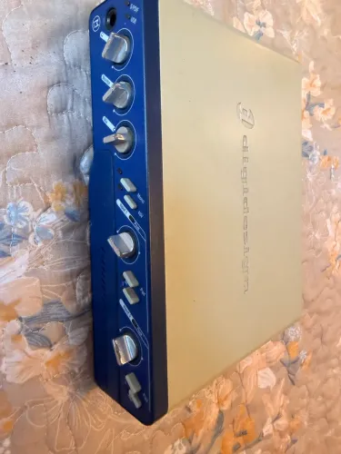 Interface USB Áudio/MIDI Digidesign Mbox 2