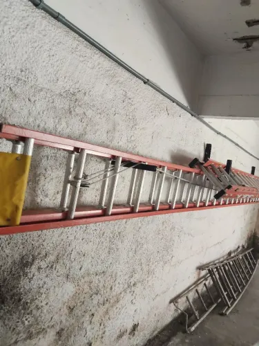 Escada  da marca cogumelo de 12 metros de altura.