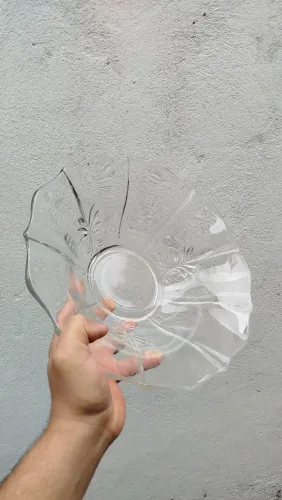 Grande e pesada fruteira em vidro espesso, forma de flor, 30cm diâmetro