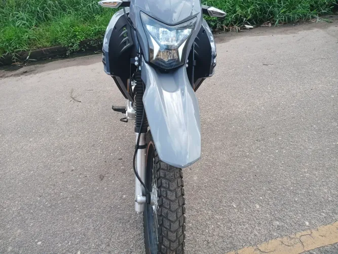 Vendo moto Shineray praticamente nova!!