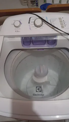 Vendo uma máquina de lavar de 13Kg