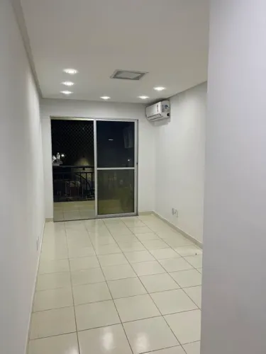 2/4 com suíte, semi-mobiliado condomínio clube