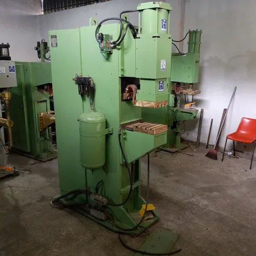 Máquina de Solda Projeção  de 200 kva