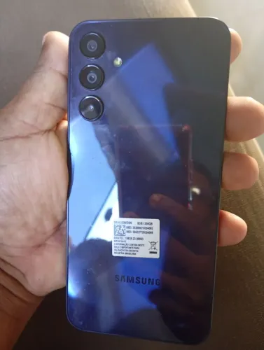 Vende-se um celular a15 semi novo 256 gb