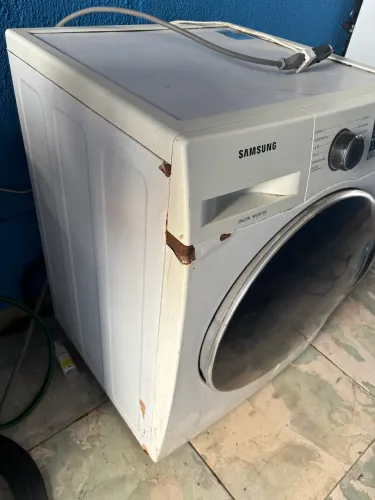 máquina de lavar roupas Samsung.