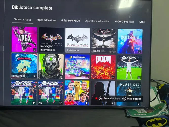 Xbox com dois controles e 38 jogos