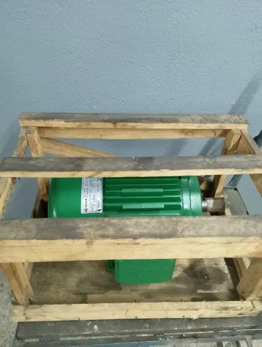 Motor trifásico pra exaustor