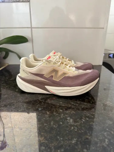 New balance rebel V5