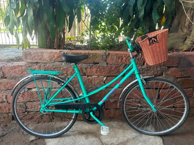 Bicicleta aro 26 caloi ceci cesta