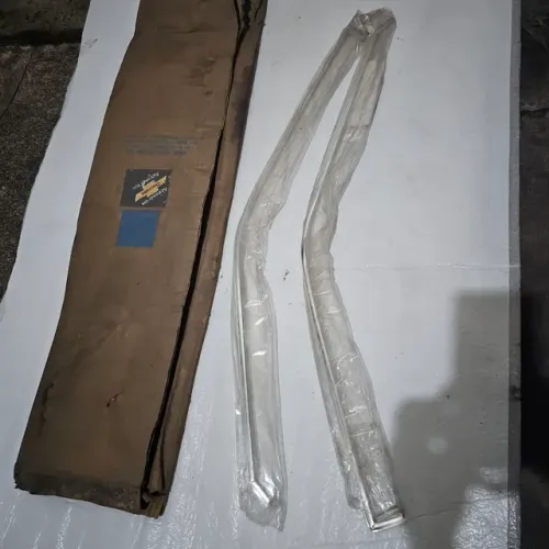 Monza 4 portas 84 a 90 par de calhas portas novas originais 