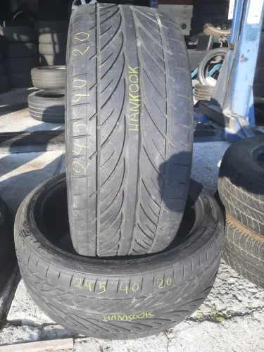 Pneu 245 40 20 Kumho Ventus V12 Evo usado
