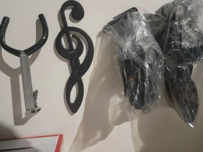 Suporte de parede para violao , cavaquinho,ukulele, guitarra e baixos