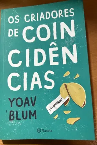 Livro Os criadores de coincidências Capa comum