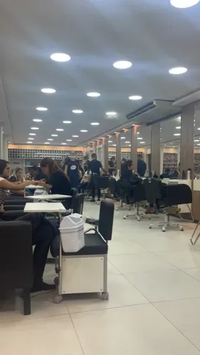 Estamos contratando manicures Normais e em gel 