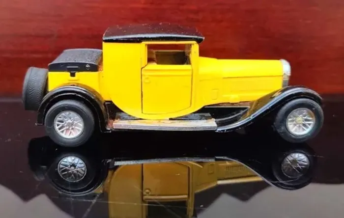 Miniatura Bugatti Type 44 1928 Sunnyside 1/38 Amarelo