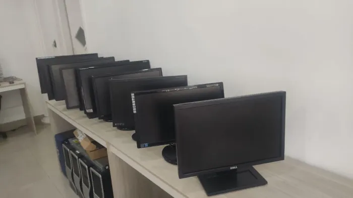 Monitores á partir de: R$120,00