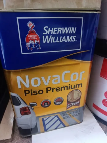 Tinta NOVACOR Piso Premium cor Preto.