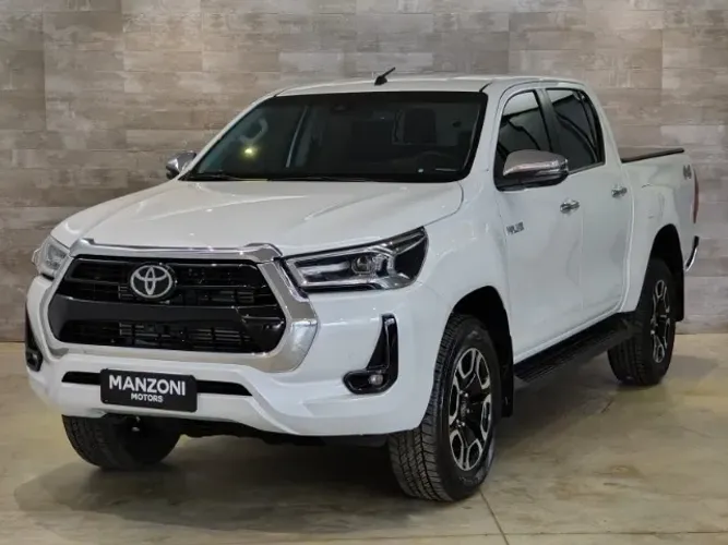 Toyota Hilux SRX - 2025