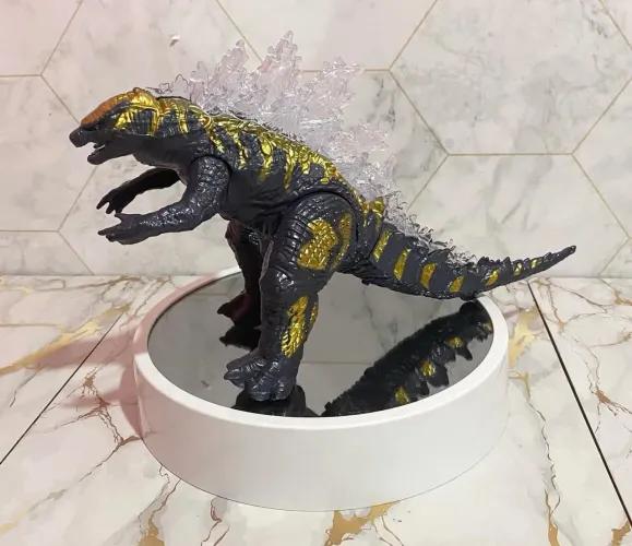 Godzilla King of the Monsters com pilha incluída