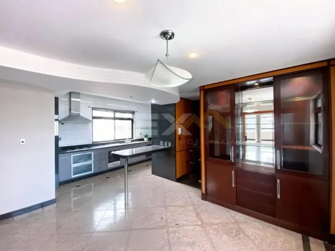 Cobertura à venda no Centro