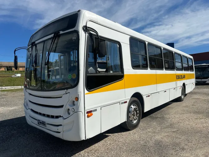 Ônibus urbano escolar
