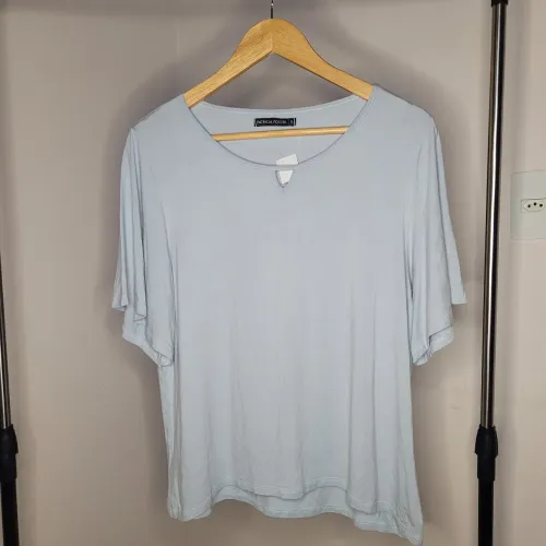 PROMOÇÃO Blusa básica feminina azul claro - Tamanho G