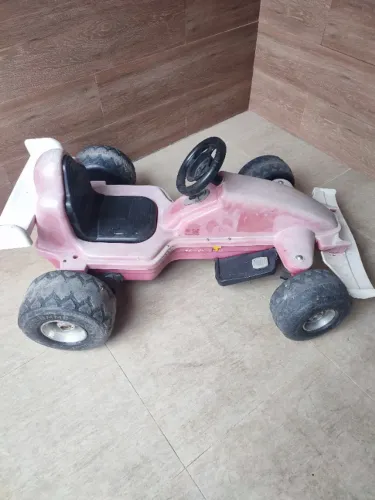 Carro elétrico de Fórmula 1 infantil