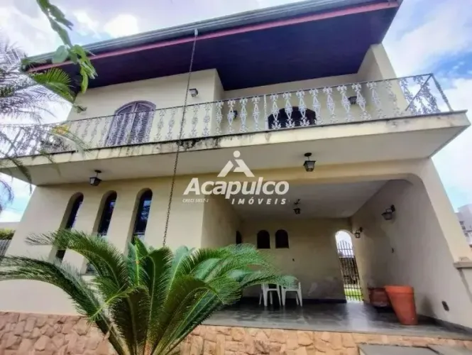 Casa para alugar com 03 quartos, sendo 01 suíte, edícula e 03 vagas de garagem na Vila Med